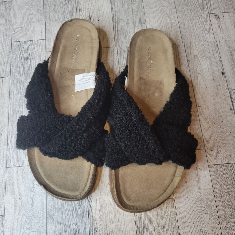 Treasure & Bond Black Teddy Slip Ons Size 8